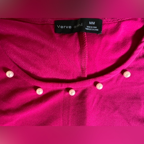 NWT Verve Ami Women, Sleeveless Blouse With Pearls details. Size M Color Fuchsia - Picture 4 of 4
